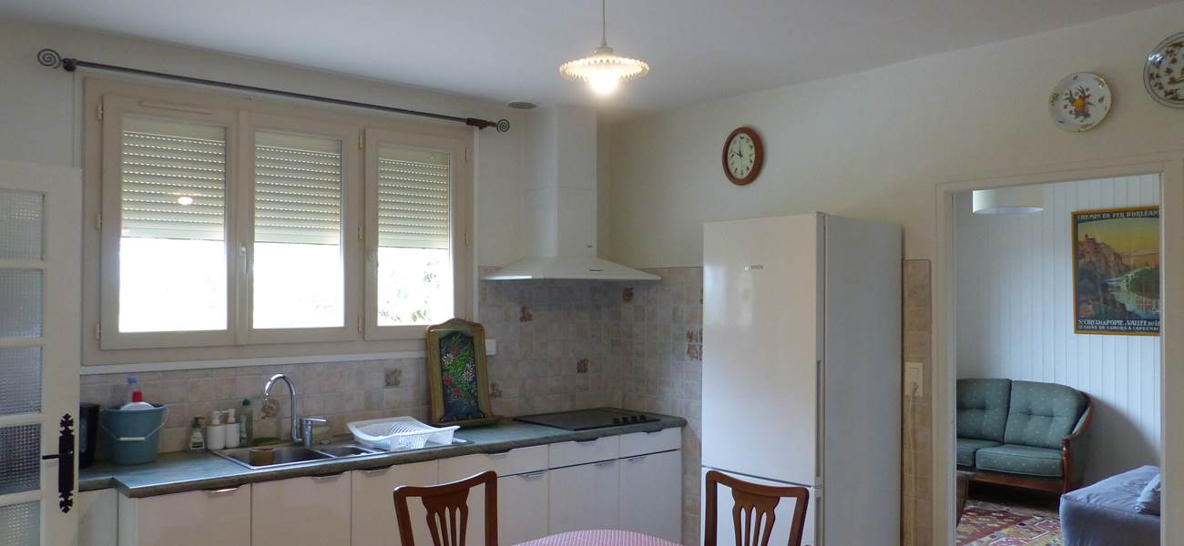 Gite " LES HAUTS DE CUREMONTE"  -  La Cuisine