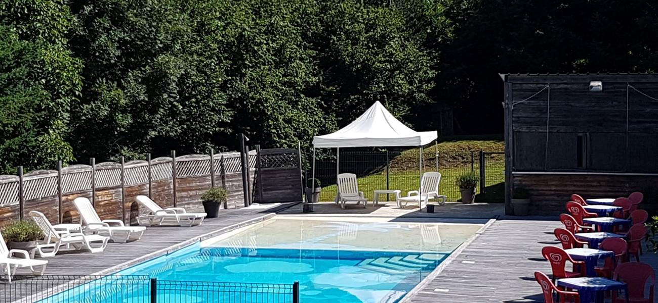 espace piscine au Ranch des Lacs-vacance en Limousin- bien-être, détente