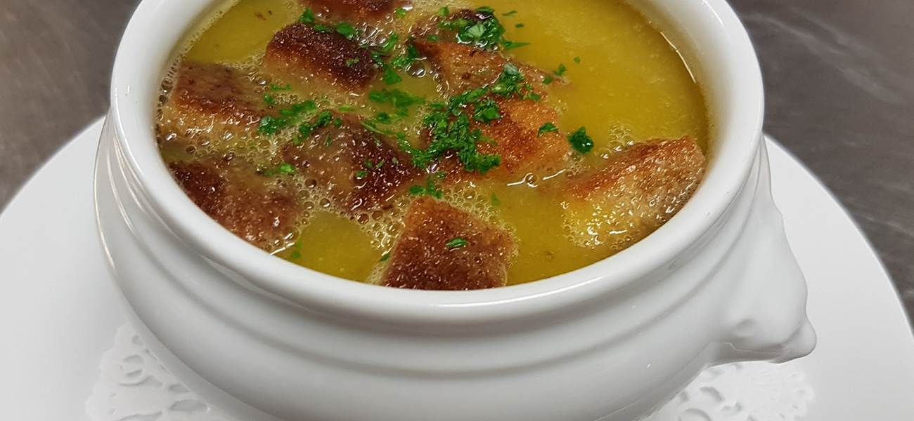 potage de saison aux croûtons de pain Le Ranch des Lacs