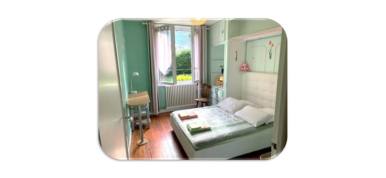 Chambre verte fond blanc