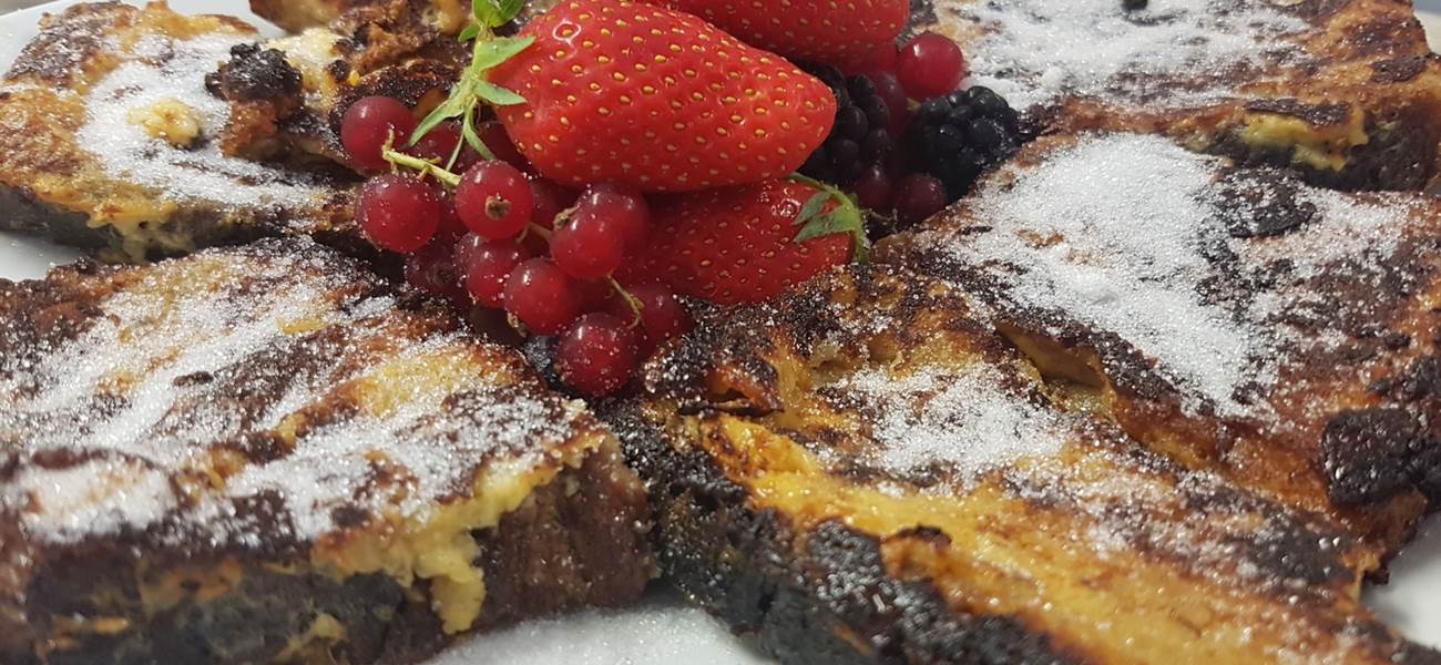 pain perdu -Brunch/ Petit Déjeuner Gourmand Le Ranch des Lacs hôtel 87120