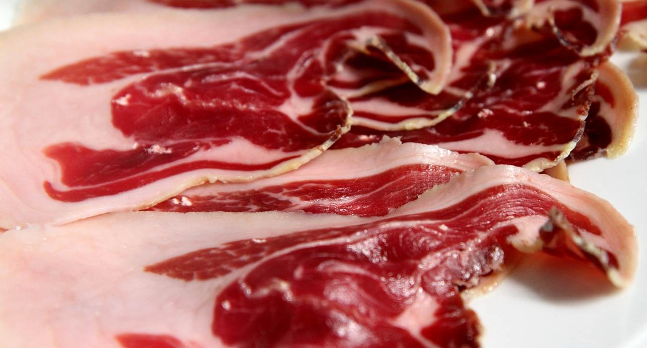 jambon cul noir limousin gaec dufour la meyze restaurant Le Ranch des Lacs Tables et Auberges de France-page