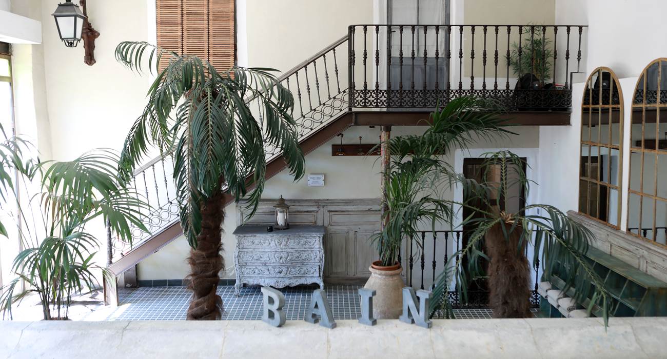 Accès salle de massage bien-être en Provence-page