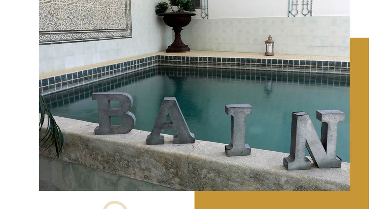Piscine intérieure chauffée - Maison d'hôtes et bien-être-page