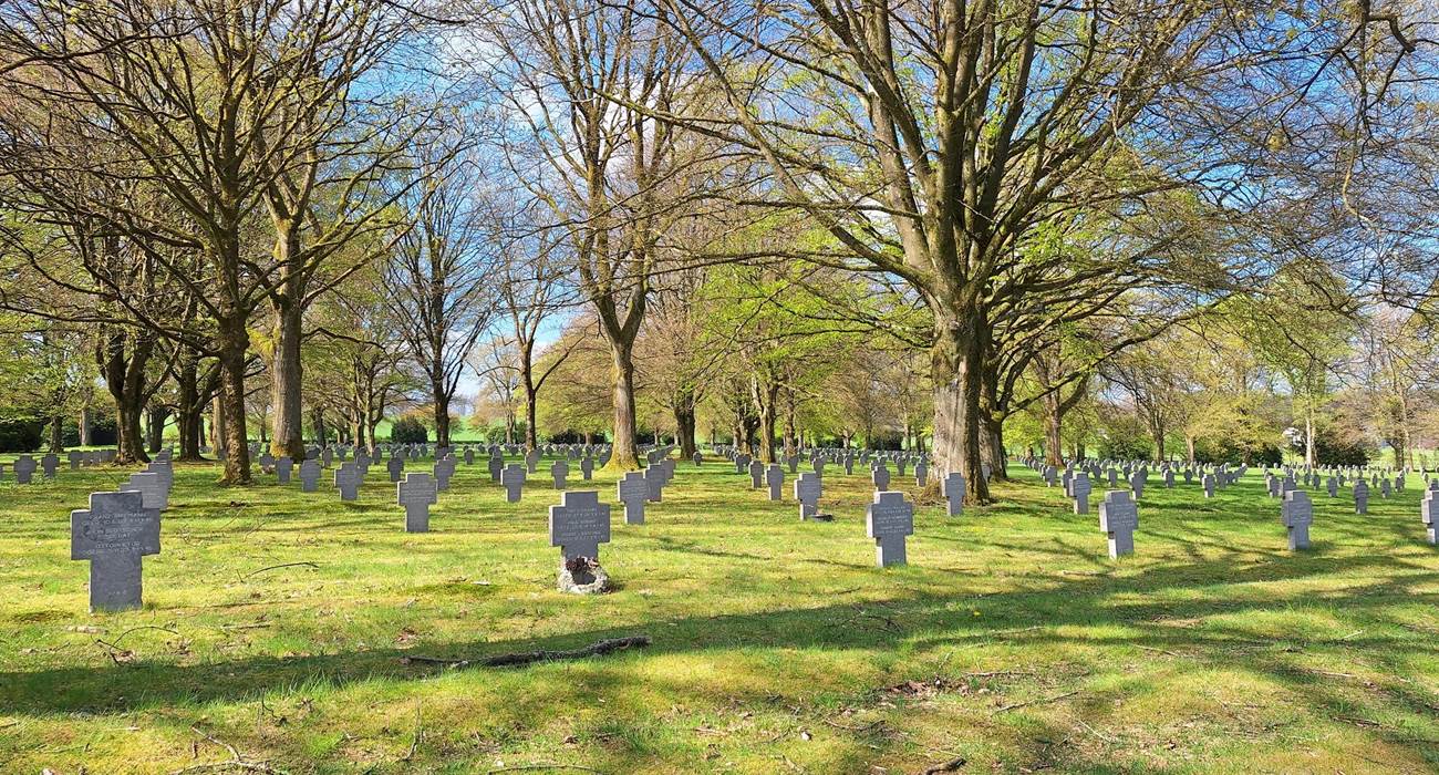 Le cimetière militaire Allemand sur la route de Recogne-page