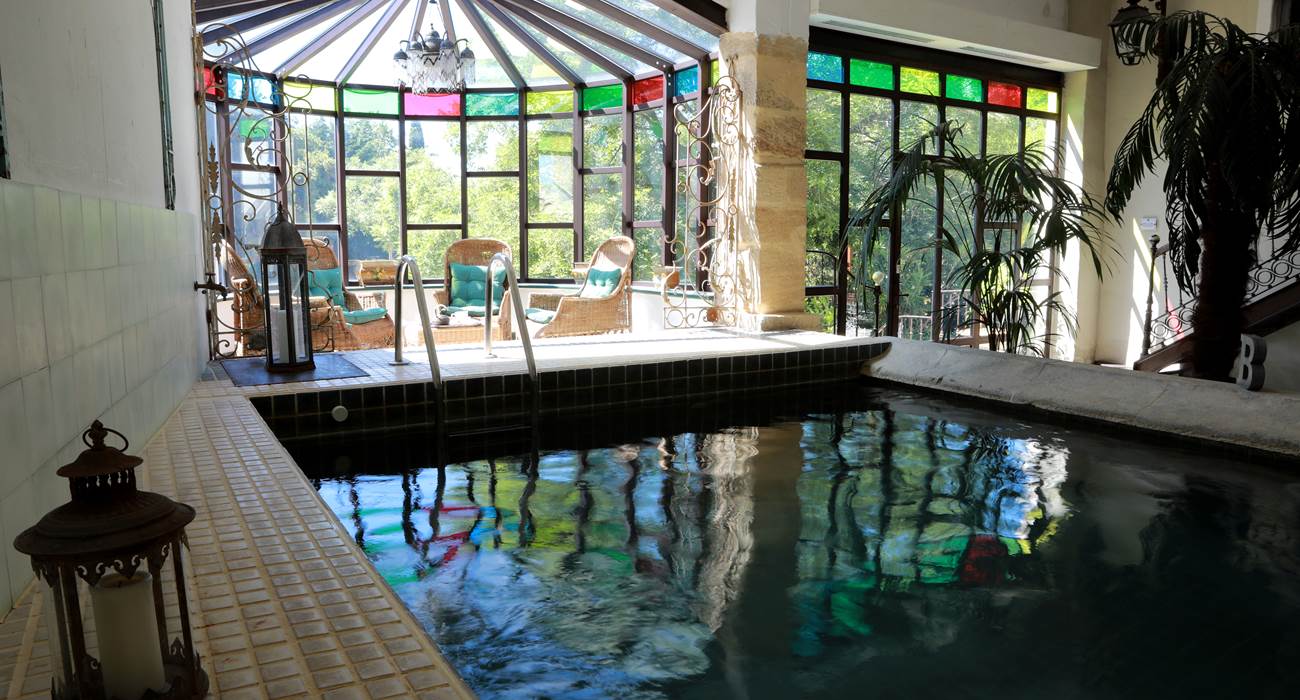 Piscine intérieure chauffée en Provence-page