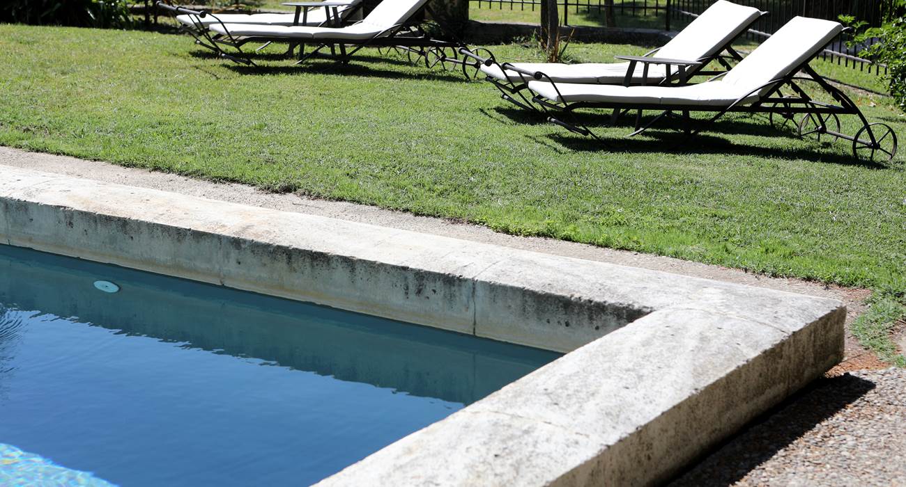 Piscine extérieure à Orange-page