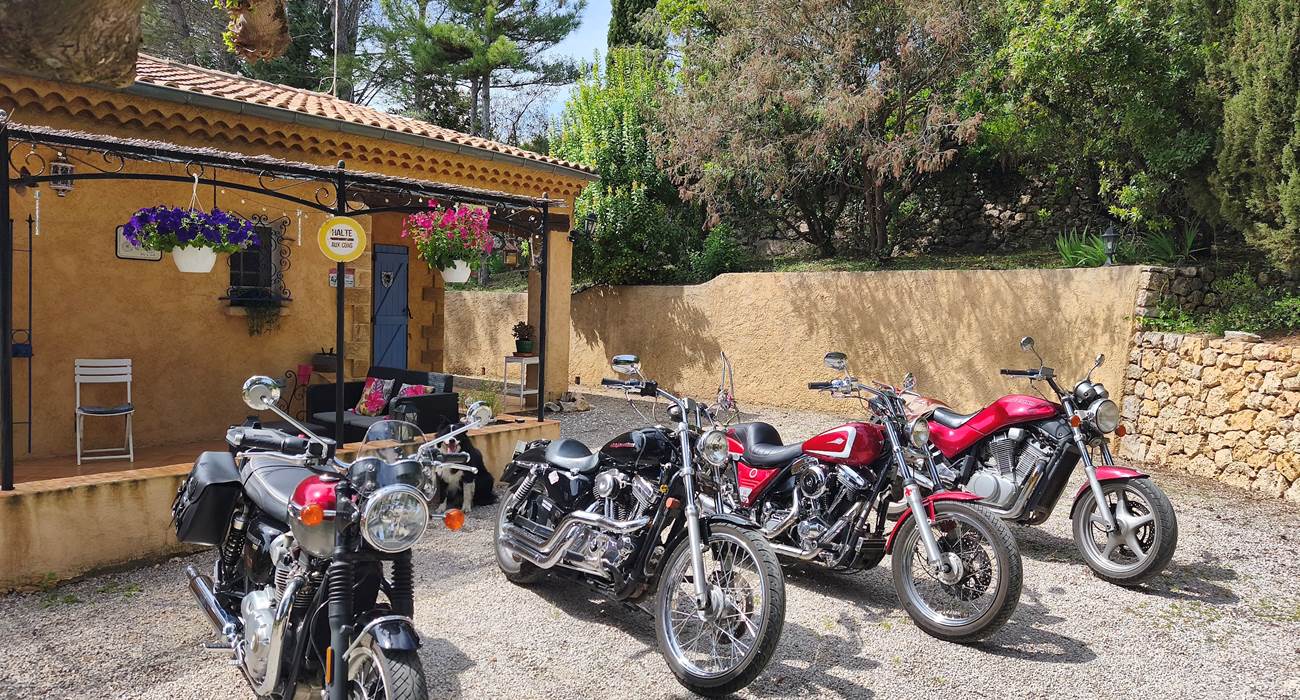 Relais motard var