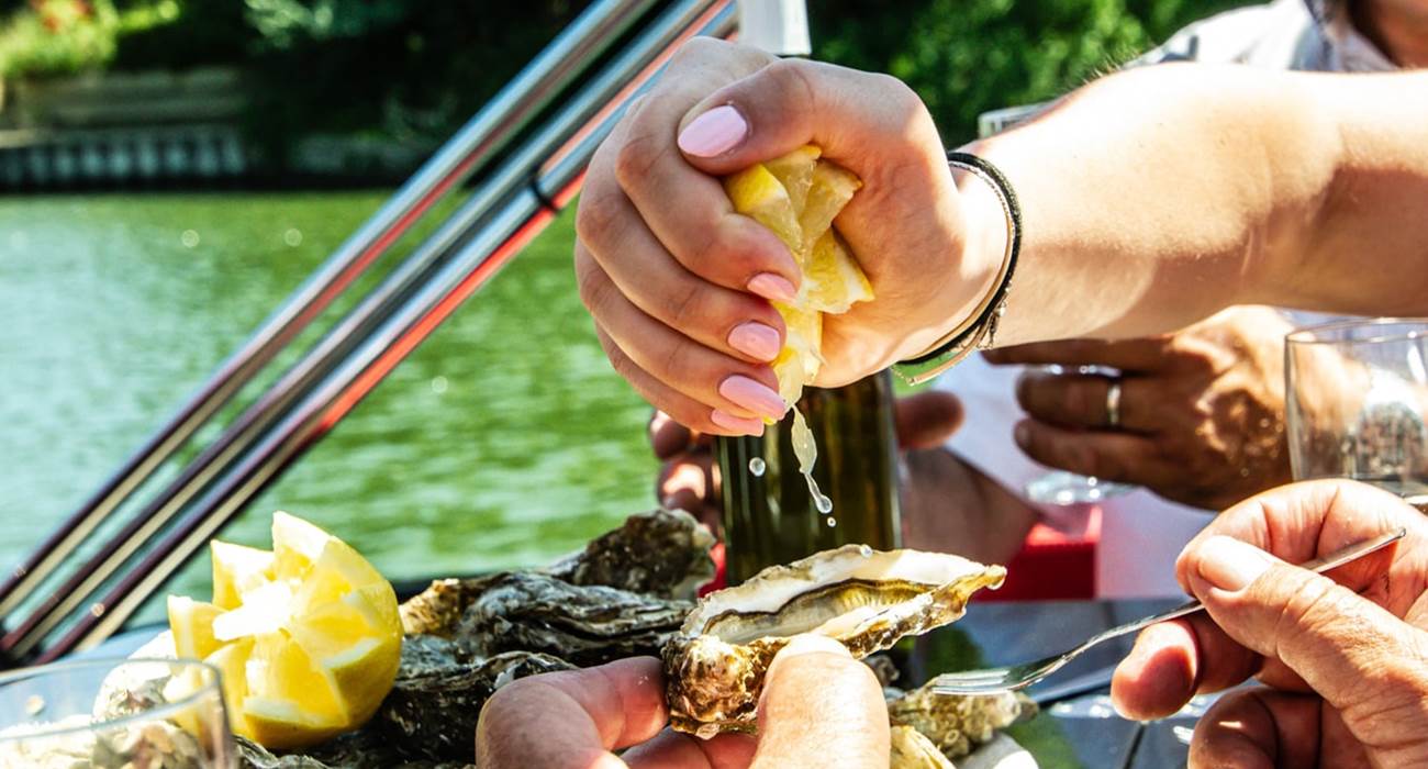 Oyster Bar&Boat - Vernon