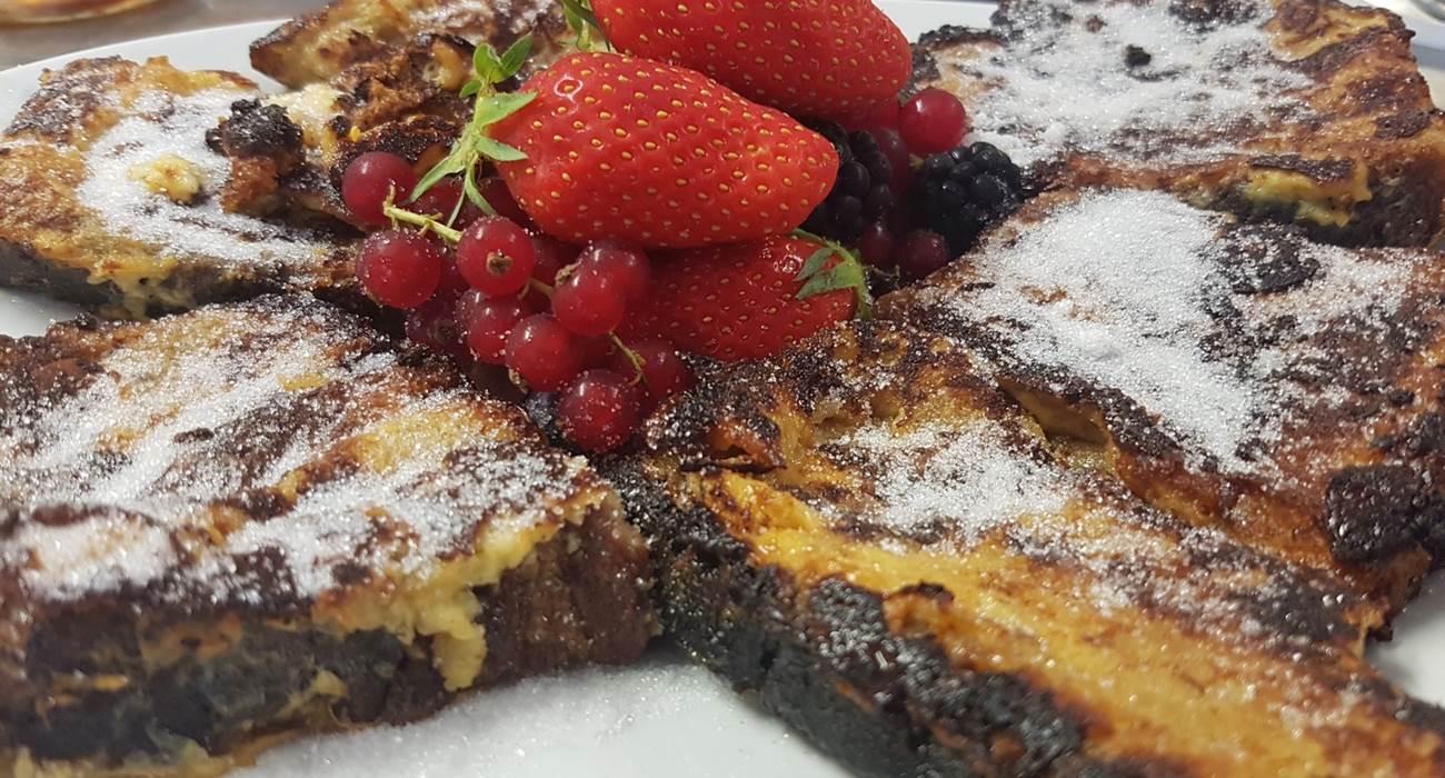 pain perdu -Brunch/ Petit Déjeuner Gourmand Le Ranch des Lacs hôtel 87120-page