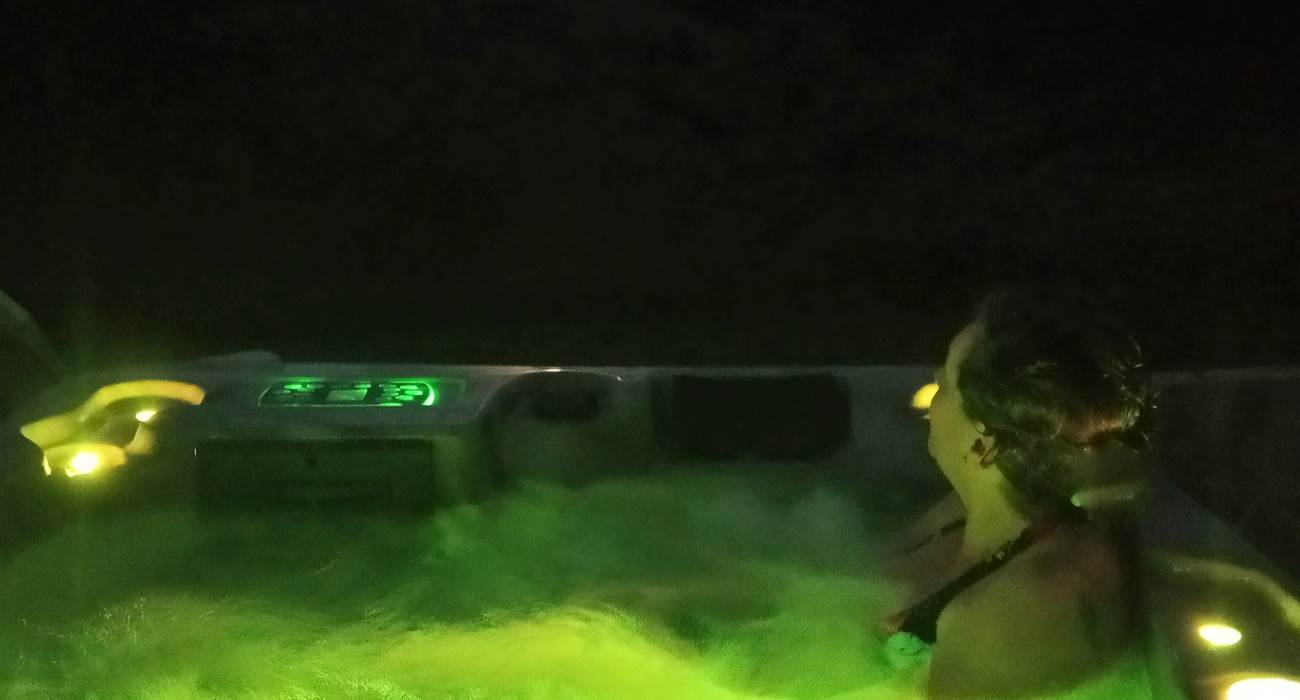 Jacuzzi en soirée de pleine lune-news