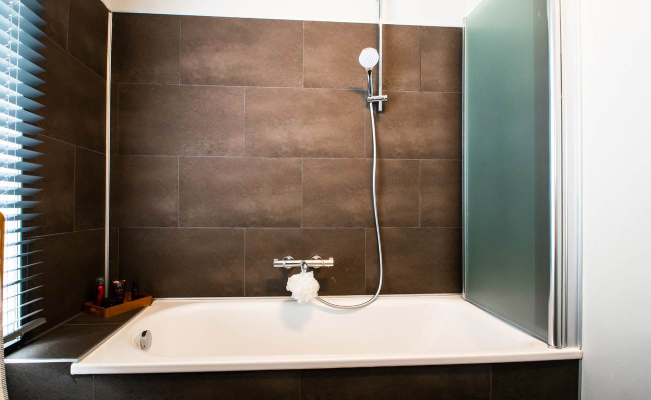 Baignoire sdb 1er étage-photo-gallery