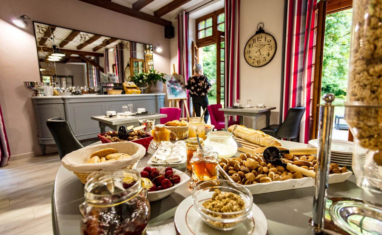 Hostellerie du grand duc salle de petit dej 2-photo-gallery