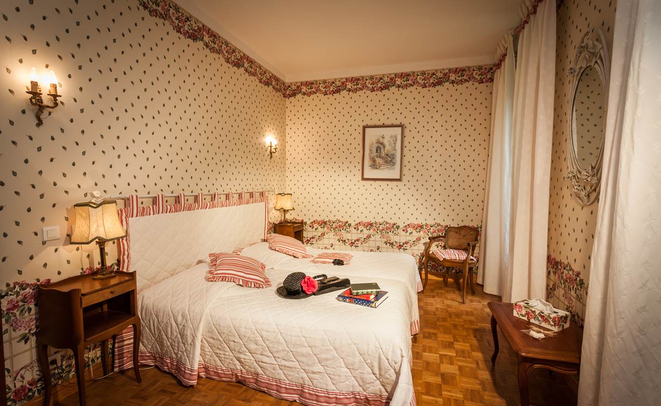 Hostellerie du grand duc chambre 2 lits-photo-gallery