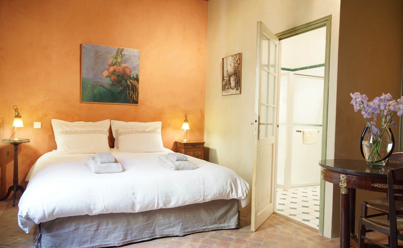 Maison en Provence de charme  - Chambre ocre beige et orange - Lapalud - Vaucluse-photo-gallery