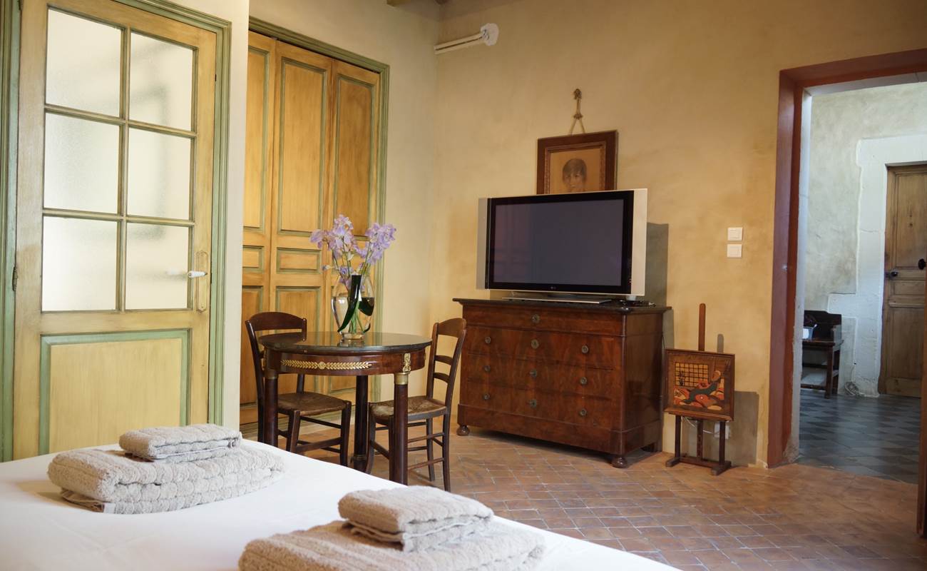 Maison en Provence de charme  - Chambre ocre beige et orange - Lapalud - Vaucluse-photo-gallery
