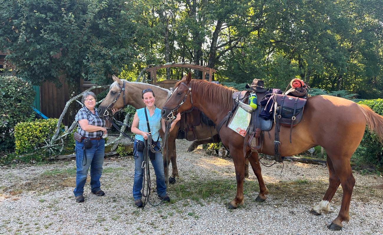 Deux cavalières sur le départ-photo-gallery