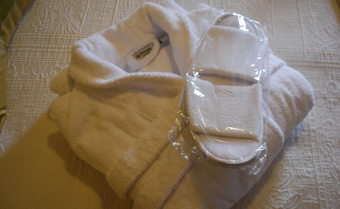 peignoirs et chaussons dans chaque chambre-photo-gallery