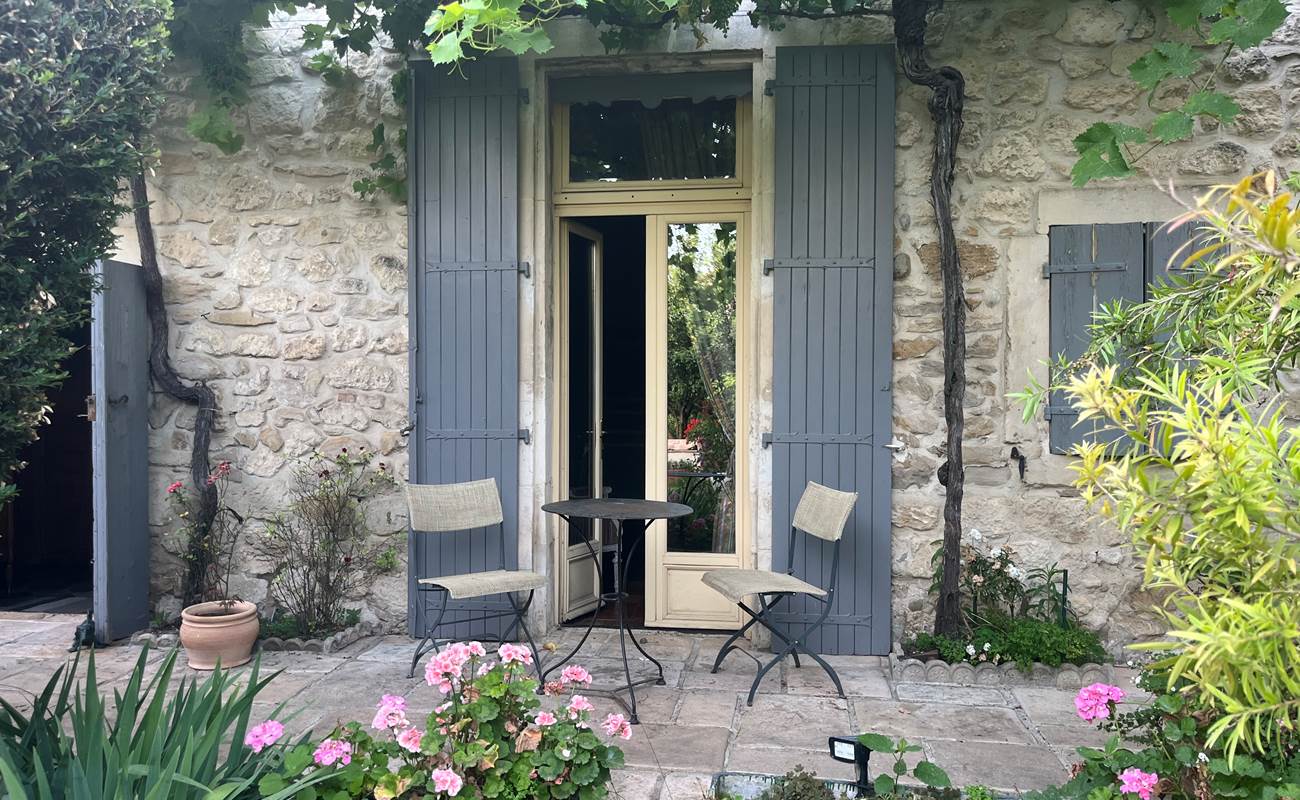 Coté jardin de la chambre double  en provence à Lapalud-photo-gallery