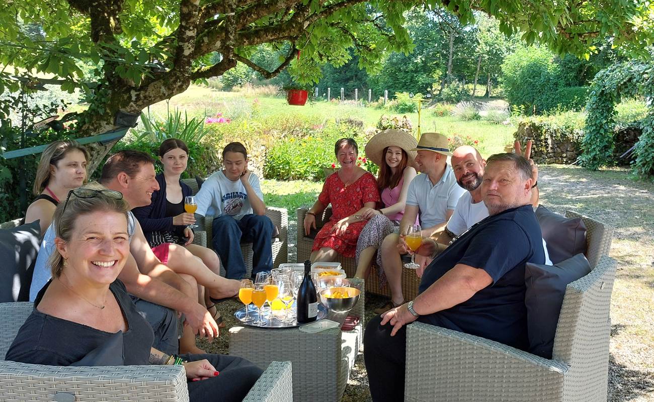 20230709_131558 sous le magnolia en famille-photo-gallery