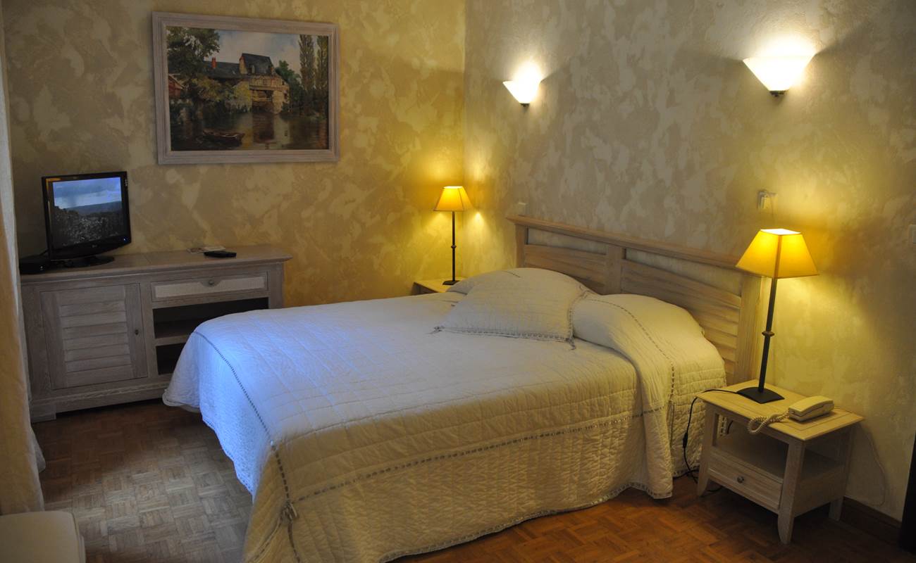 Hostellerie du grand duc chambre double 1-photo-gallery