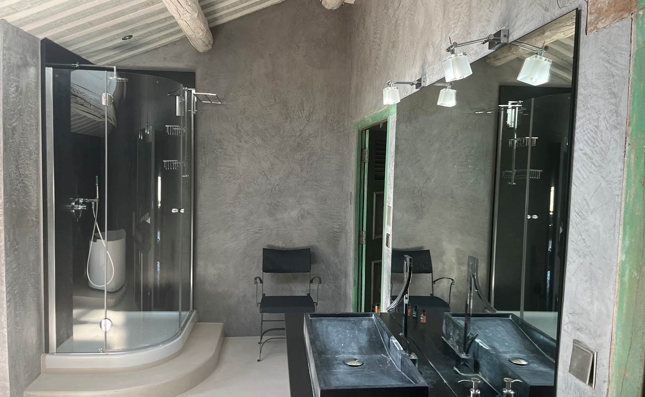 grande salle de bain lumineuse  provence-photo-gallery