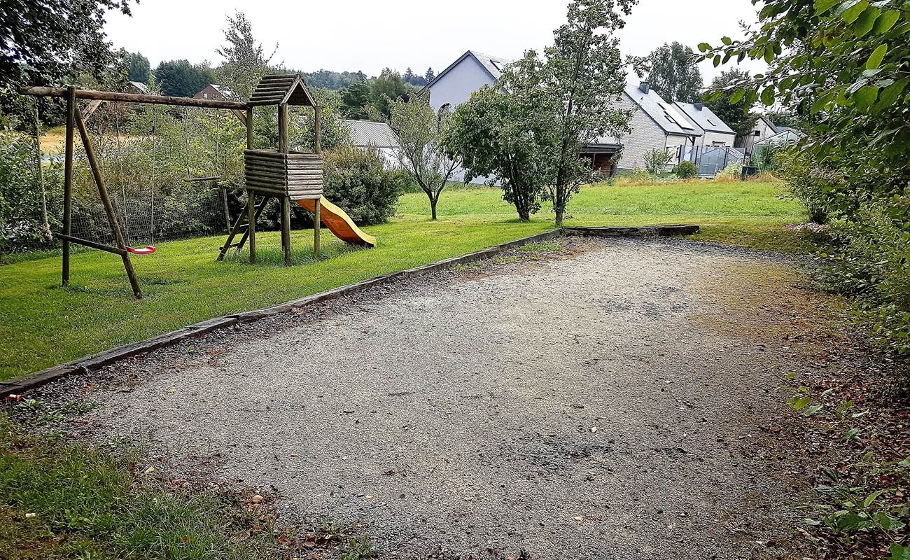 Terrain de pétanque et aire de jeux-photo-gallery