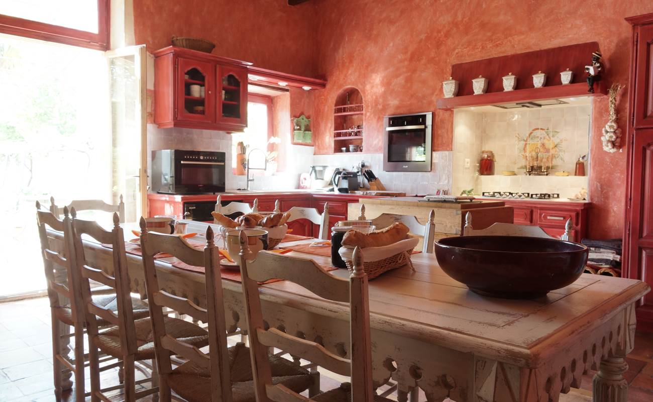 Maison en Provence de charme  - Cuisine Ocre rouge  - Lapalud - Vaucluse-photo-gallery