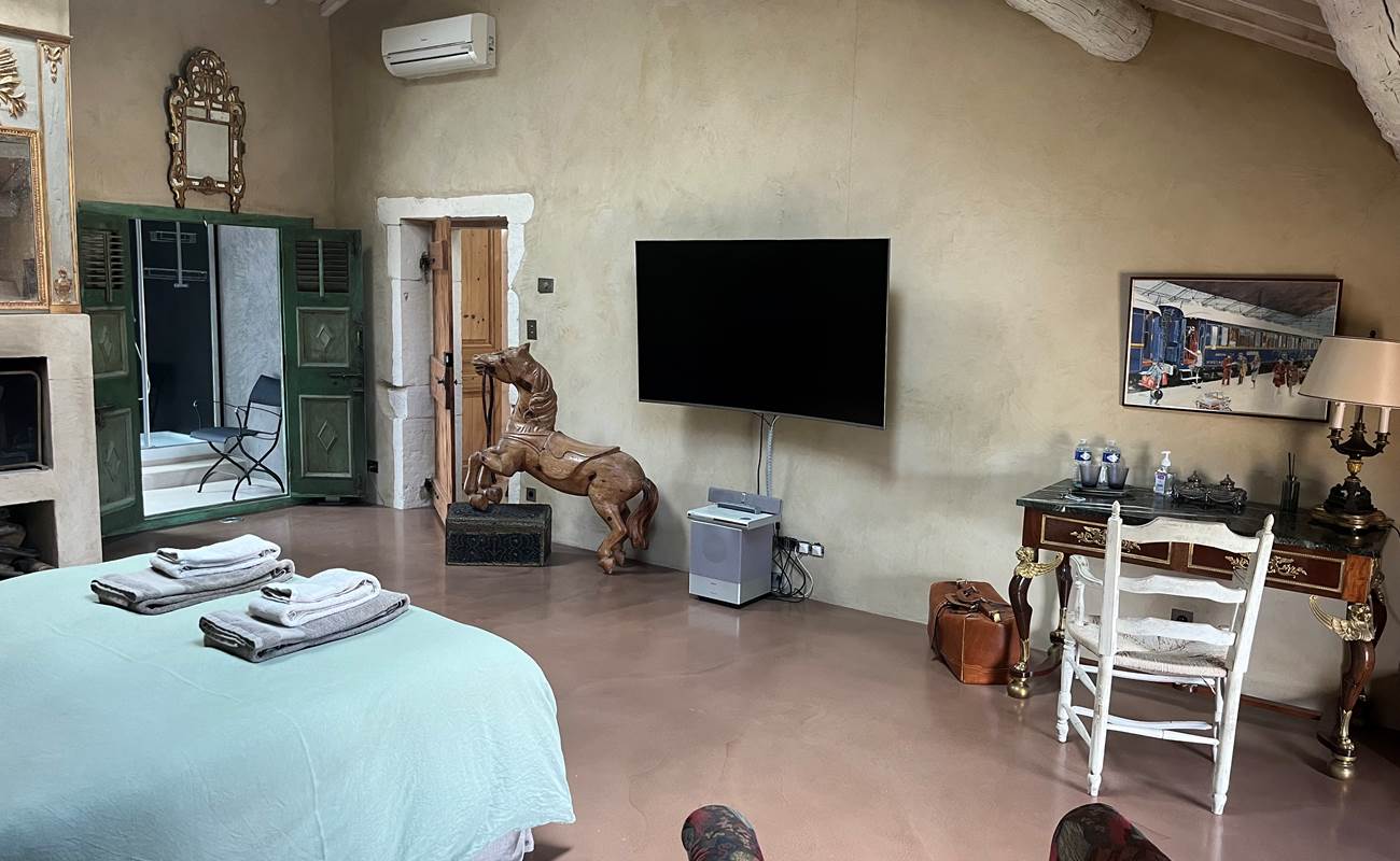 grande chambre avec jolie vue sur le jardin de curé-photo-gallery