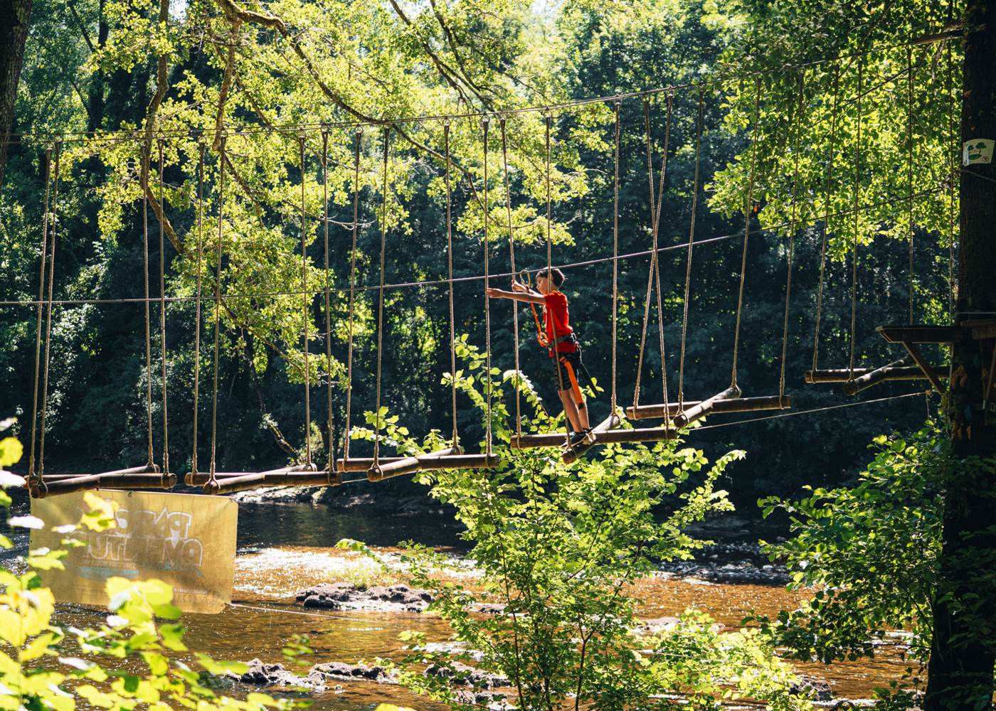 Le jeu des croix au dessus de l'eau