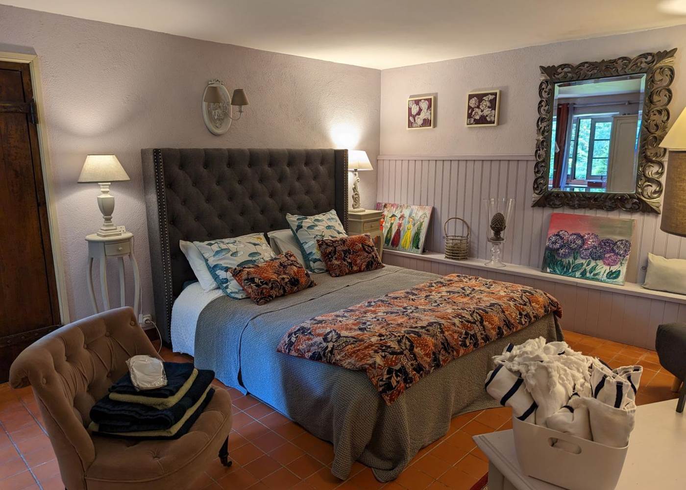 Moulin-Rouhaud-Suite-familiale-Ancolie-agapanthe-grand-lit-double