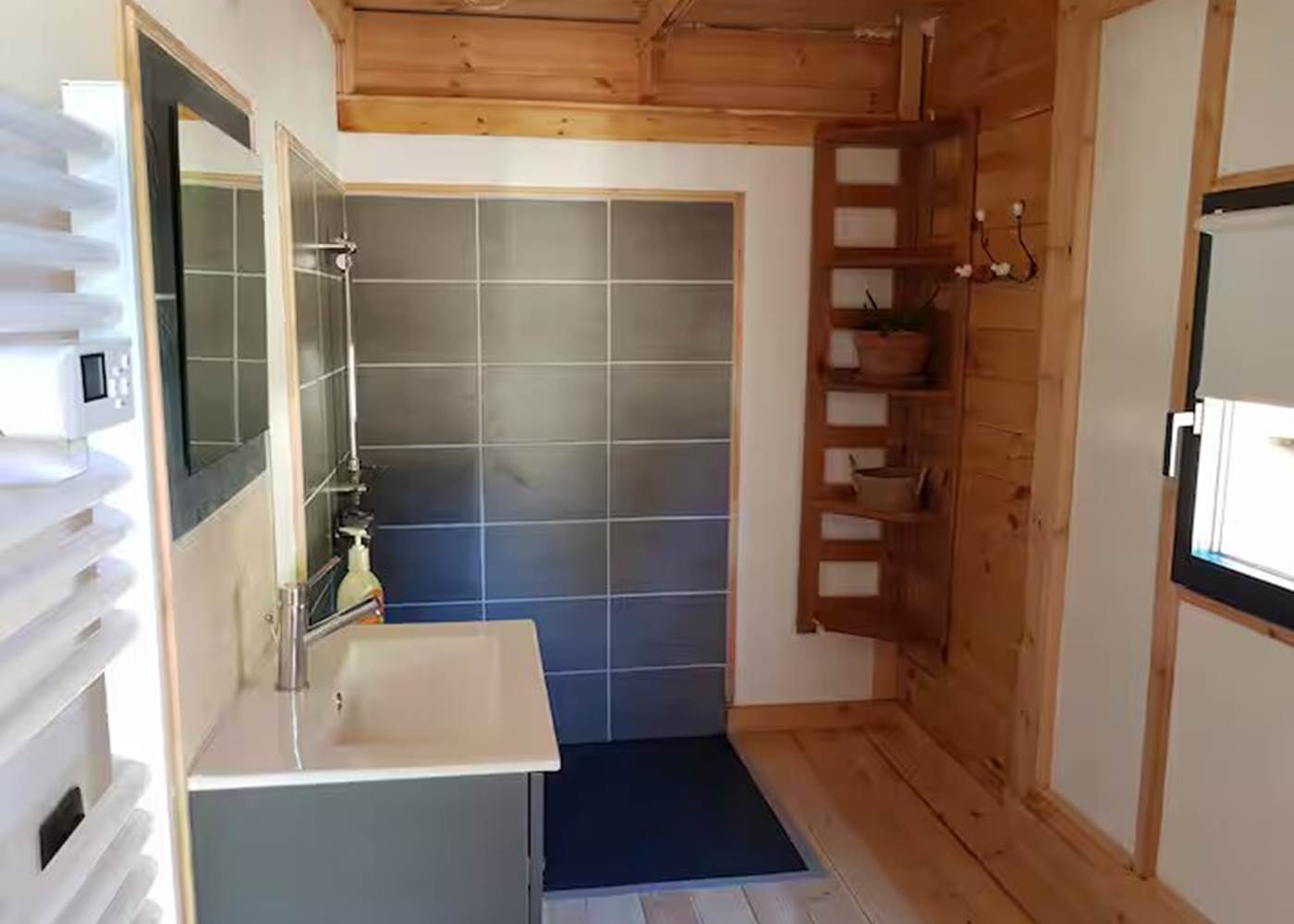 c35e4641-ba59-4e51-93c2-89204aa9d6d3