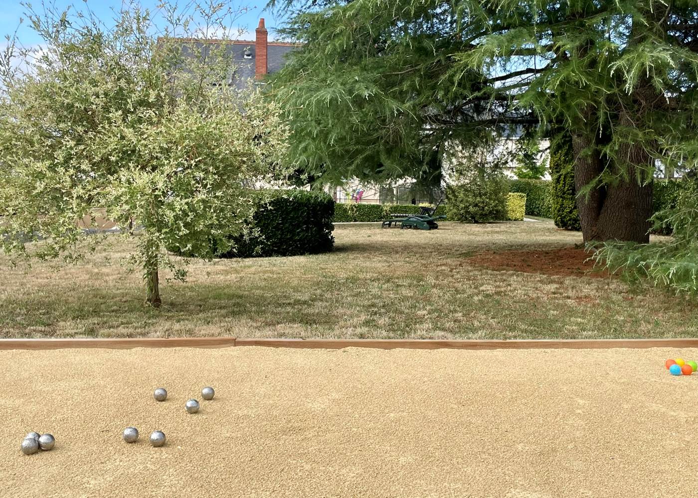 boulodrome et jardin
