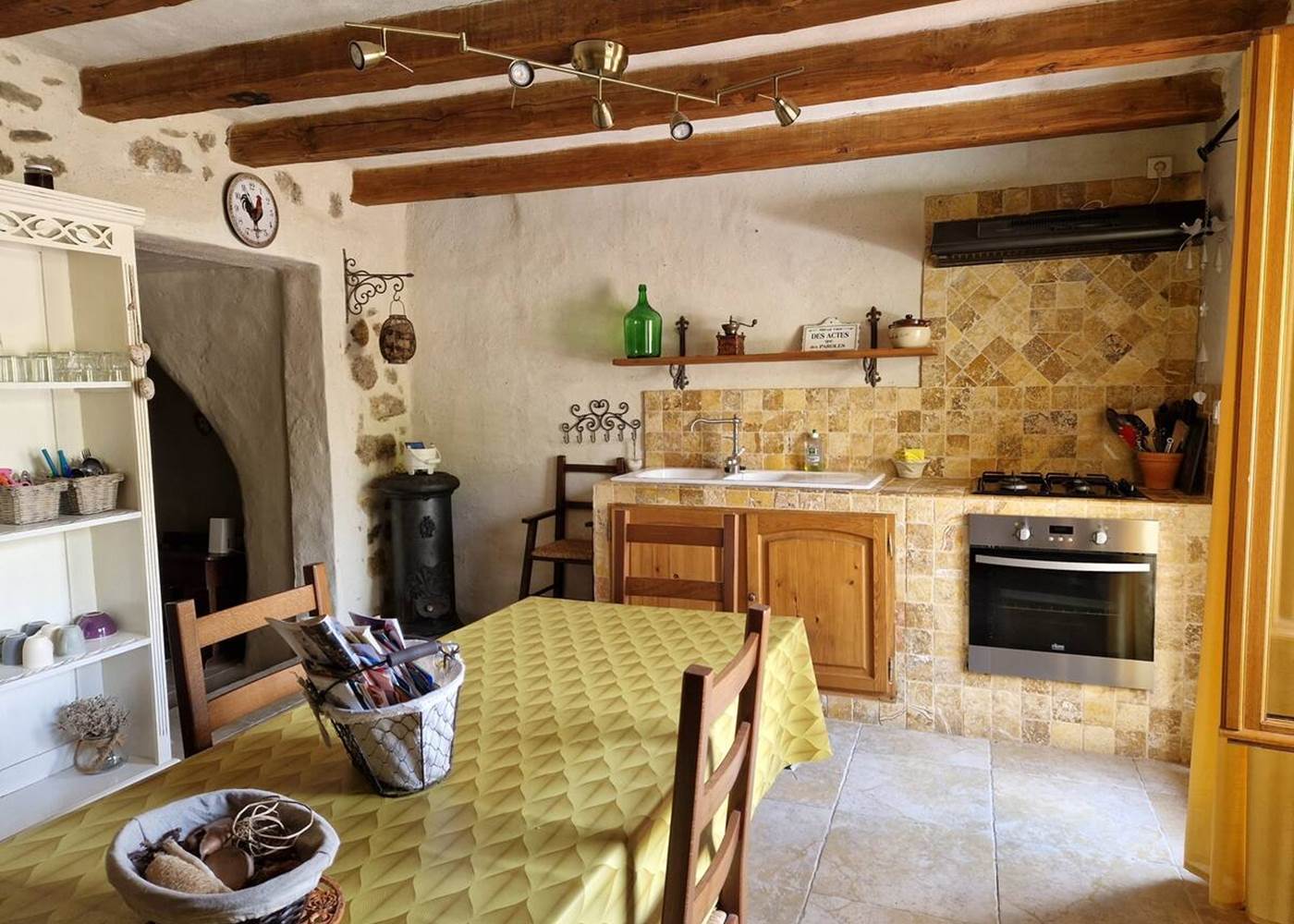 d603d2a8-1e28-4d7e-8eeb-222316e4f5ac 2