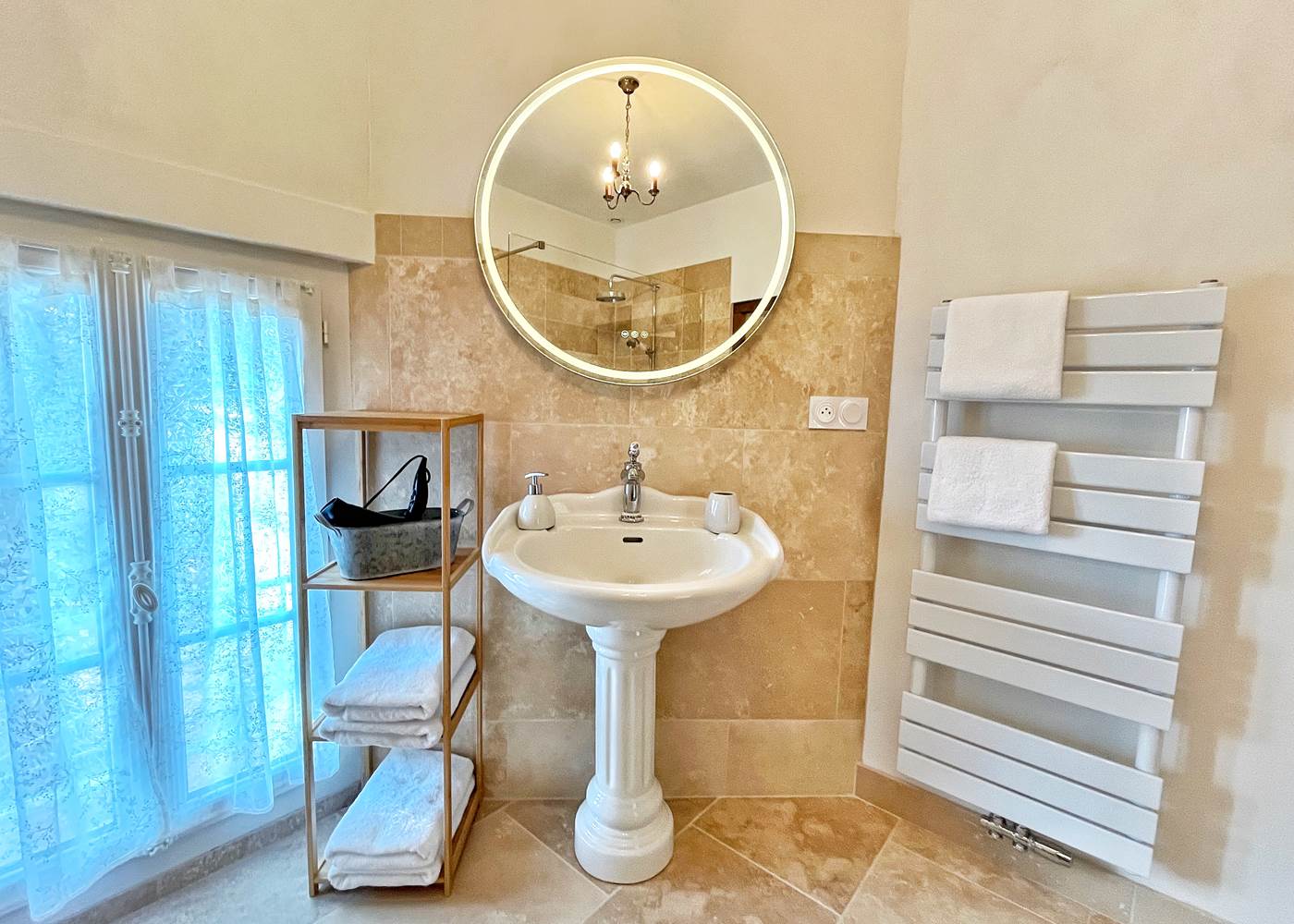 La Maison Voyage 41 - Lavabo SDB - Chambre Chateau