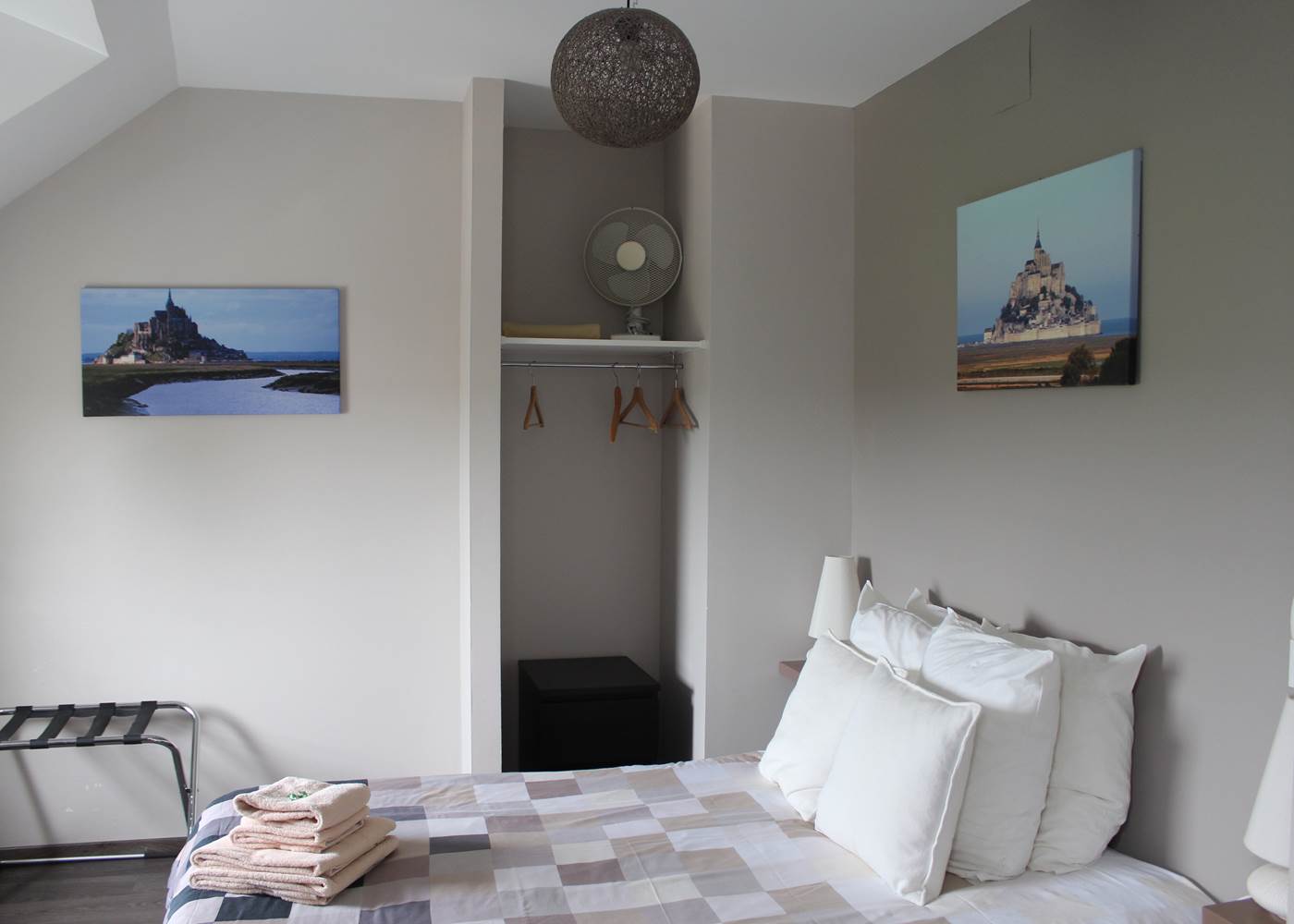 Autre vue de la chambre Mont St Michel