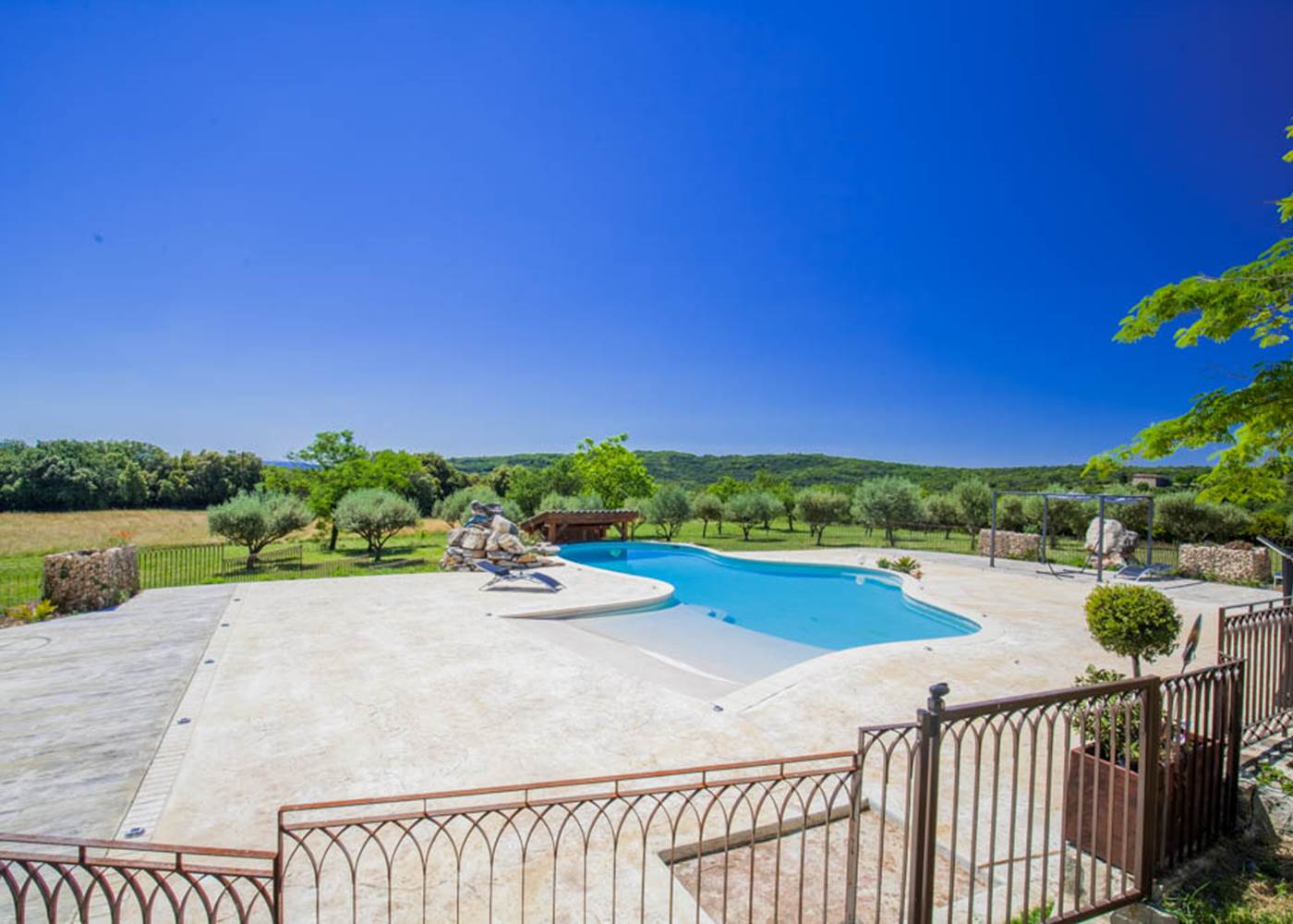 mas, piscine, jacuzzi, bar, gard, cevennes