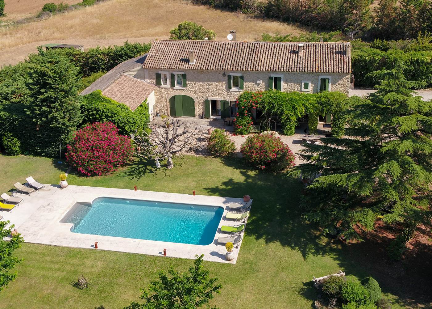 Mas Plan rapproche Piscine & facade 2