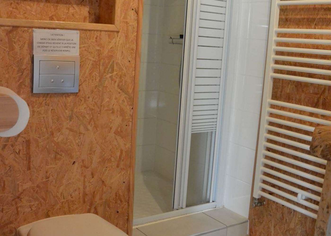 Gîte Tré le grenier - charmant gîte - Gîte le Bas - pour 5 personnes - salle de bain