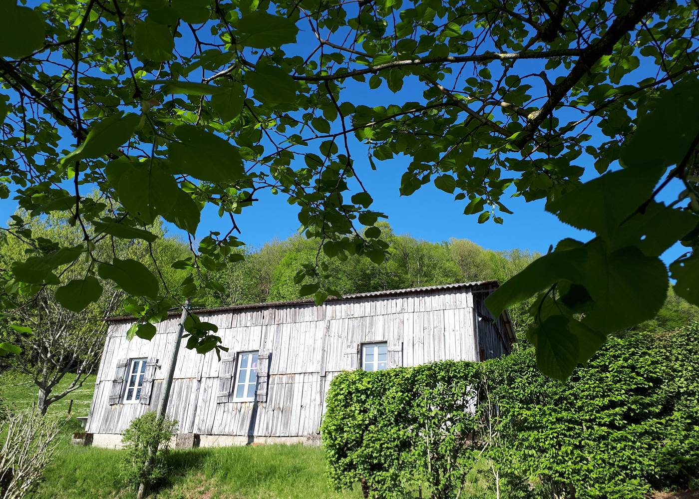 Façade de Casastelle face à la vallée de Turenne
