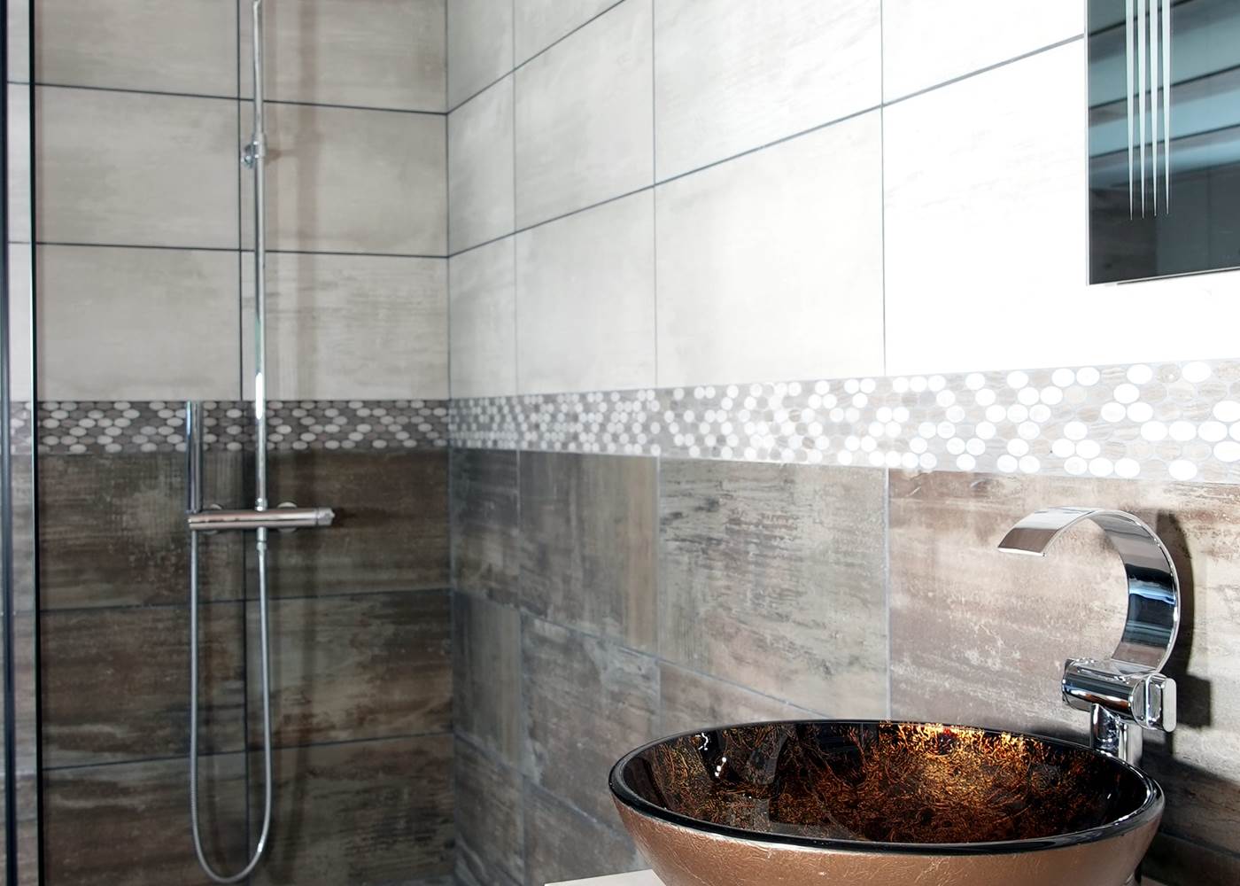 Douche à l'italienne - Vasque cuivrée