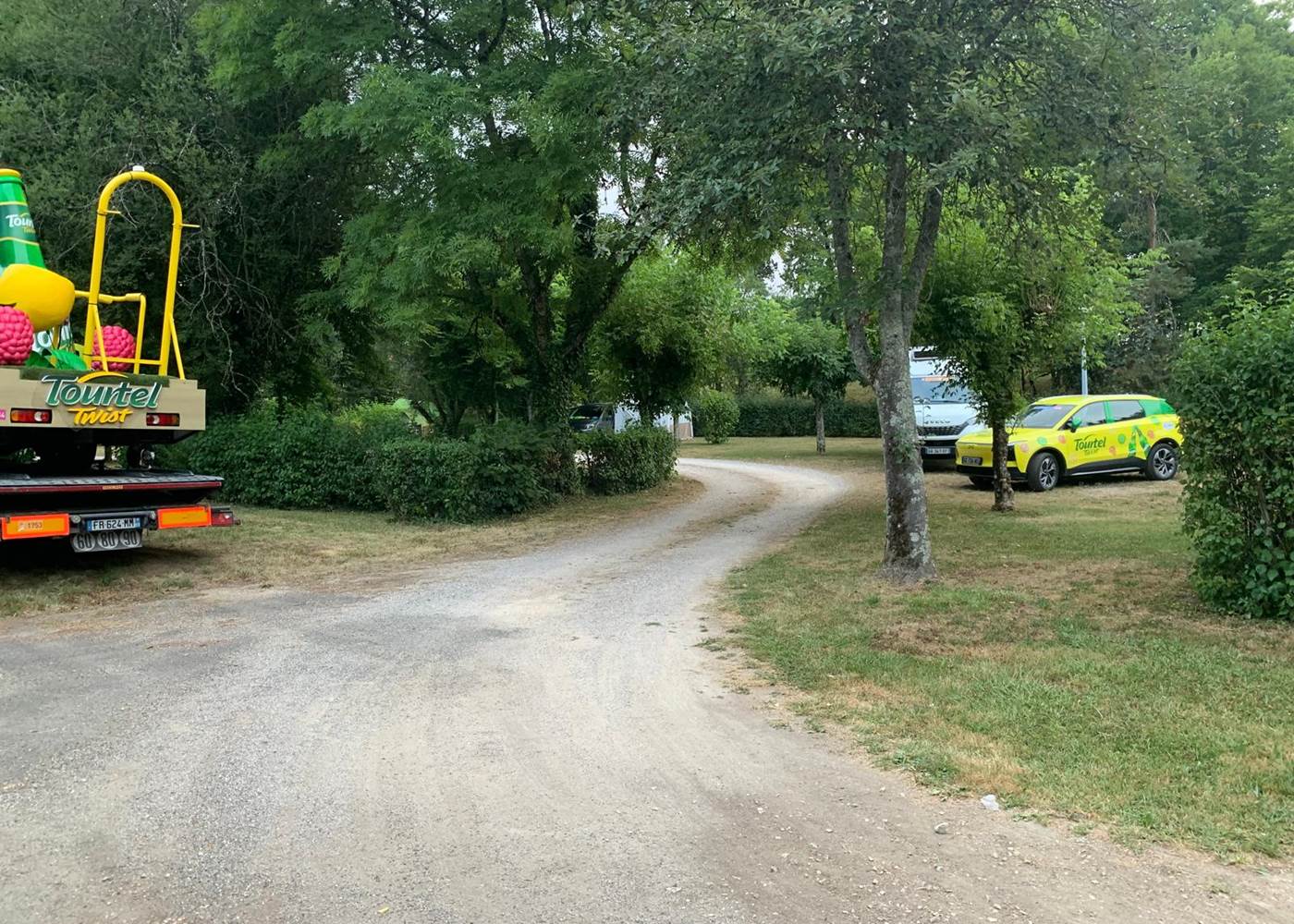 lepetitbois46_Leyme_TourdeFrance_parking allées