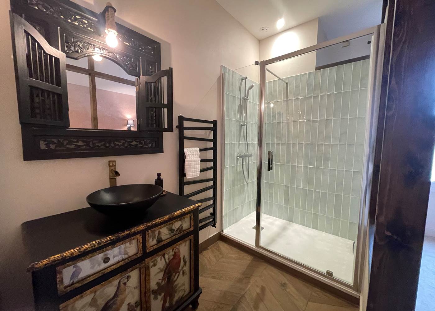 chambre l'escale jardin salle de douche privative ouverte La Maison Voyage 41