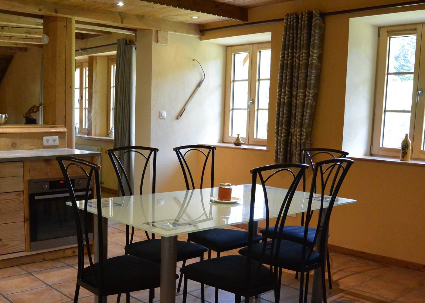 Gîte Tré le grenier - charmant gîte - Gîte le Grand - pour 6 personnes - coin repas