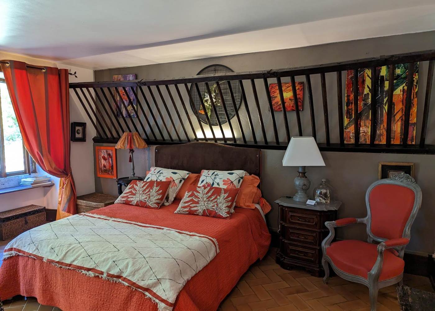 Moulin-Rouhaud-Suite-Junior-Amarante-grand-lit-double