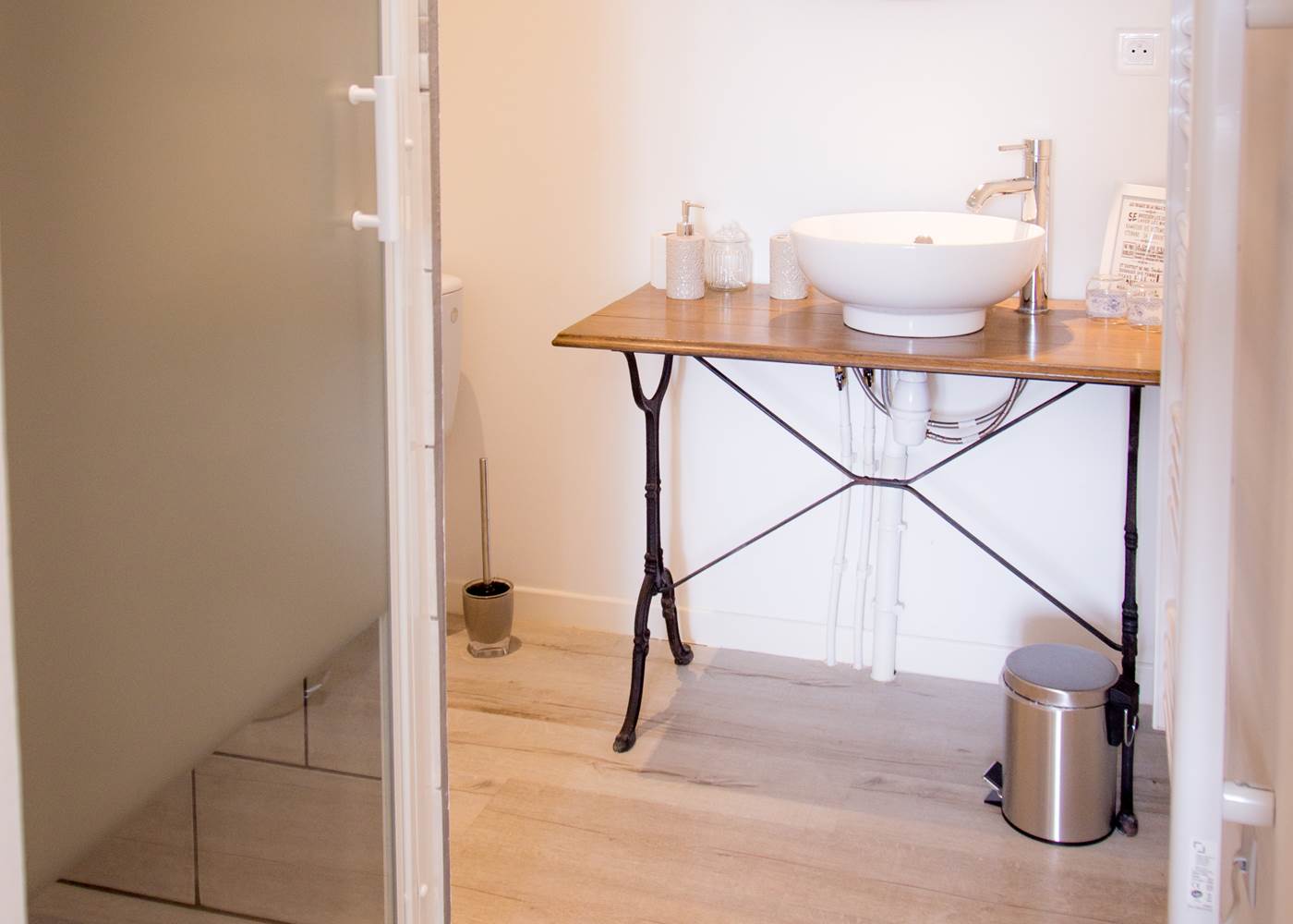 SALLE DE BAIN DE LA CHAMBRE JEANNINE