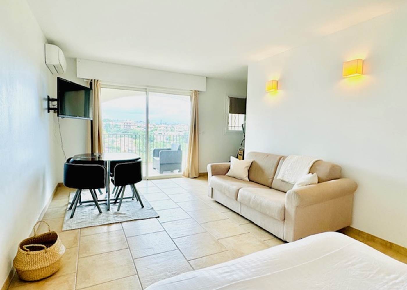 APPARTEMENT HARMONIE STUDIO ST LAURENT DU VAR VACANCES