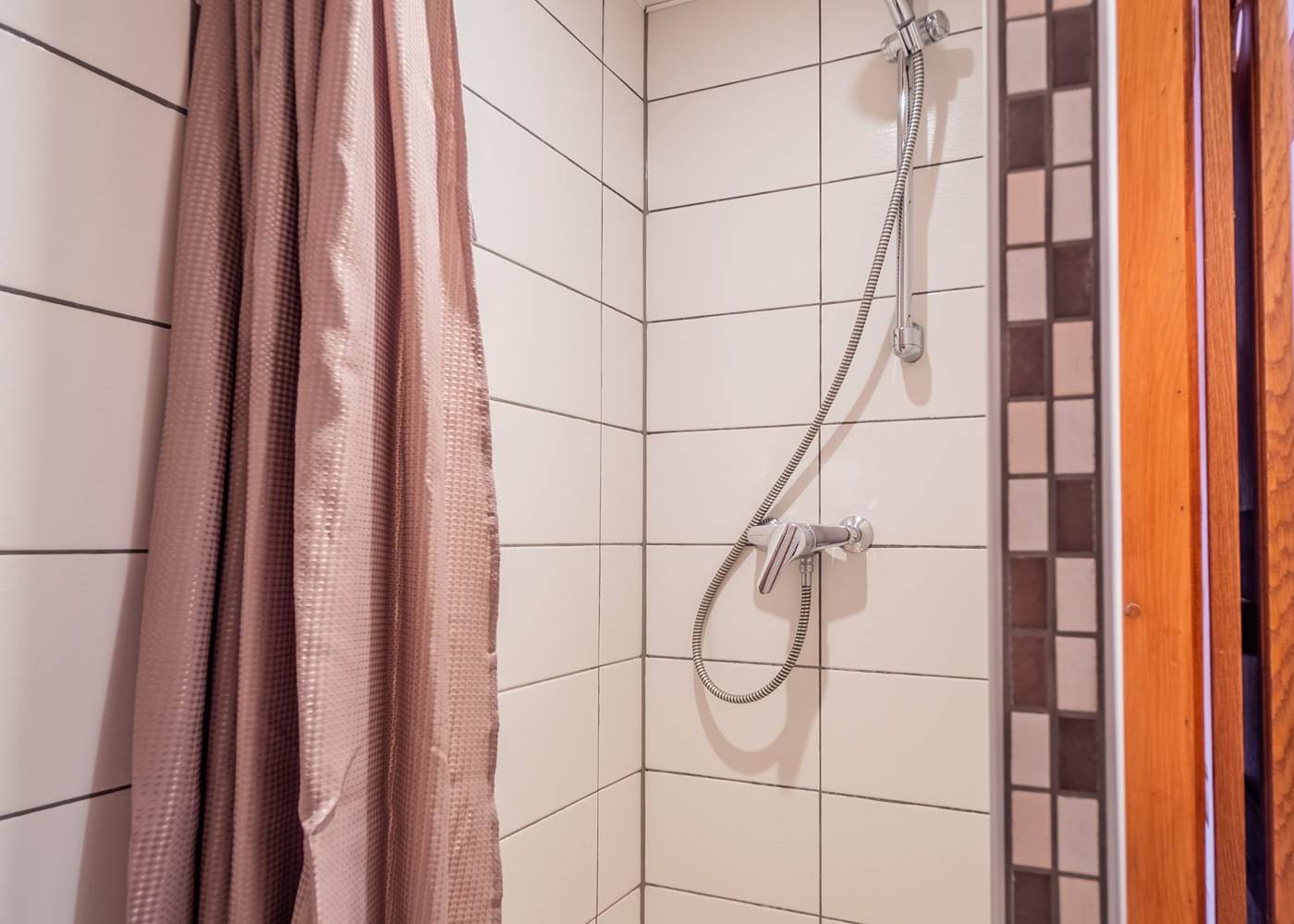 La douche à l'italienne dans la salle d'eau