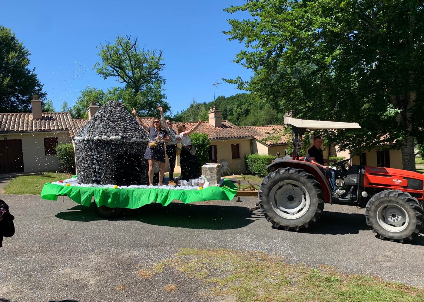 lepetitbois46_Leyme_TourdeFrance_char04