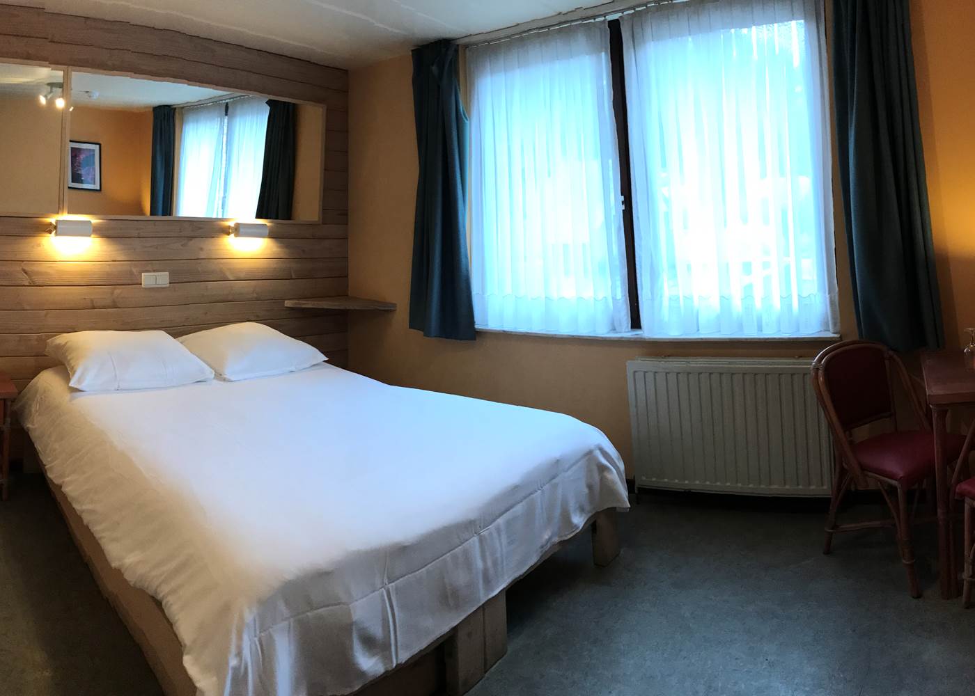 Vue panoramique de la chambre 13 Twin ou Double pour bien se rendre compte de sa description mais pas de sa dimension.